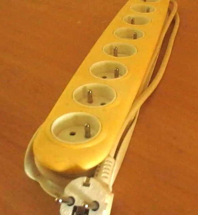 Multiprises 8 sorties — photo 3
