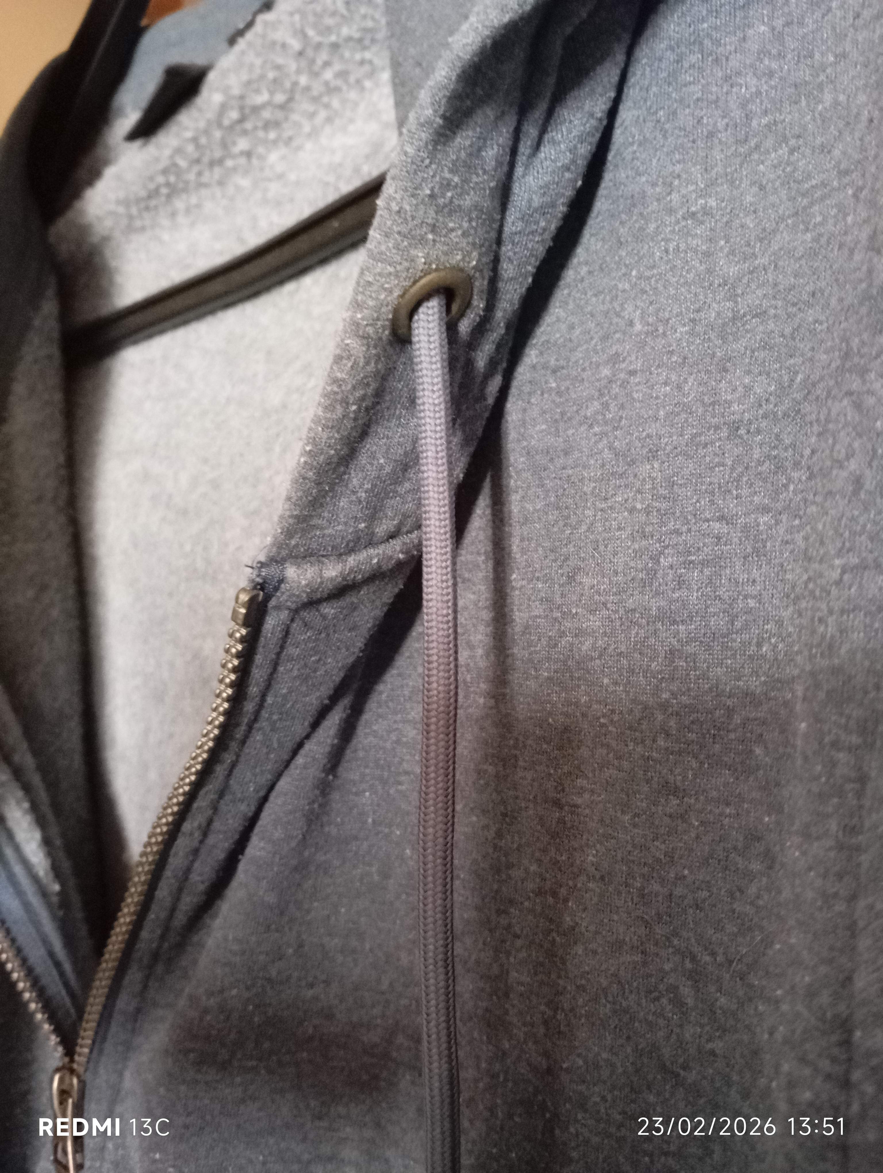 Veste gilet  à capuche bleu marine — photo 9