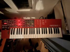 Vend Nord Lead A1 + Housse - 1 000 €