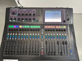 Allen &amp; Heath GLD 80 + Flight case - 900 €