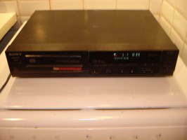 Platine CD SONY CDP 250 - 40 €