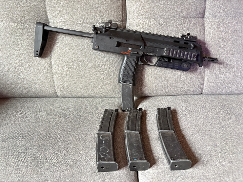 MP7A1 Tokyo Marui GBB 4 chargeurs