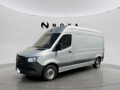 Mercedes Sprinter 215 CDI L2H2 • 150ch Boite auto MBUX