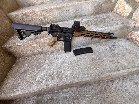 Réplique Airsoft Specna Arms (Style MK16 / URGI) + Viseur Strike Systems + Accessoires