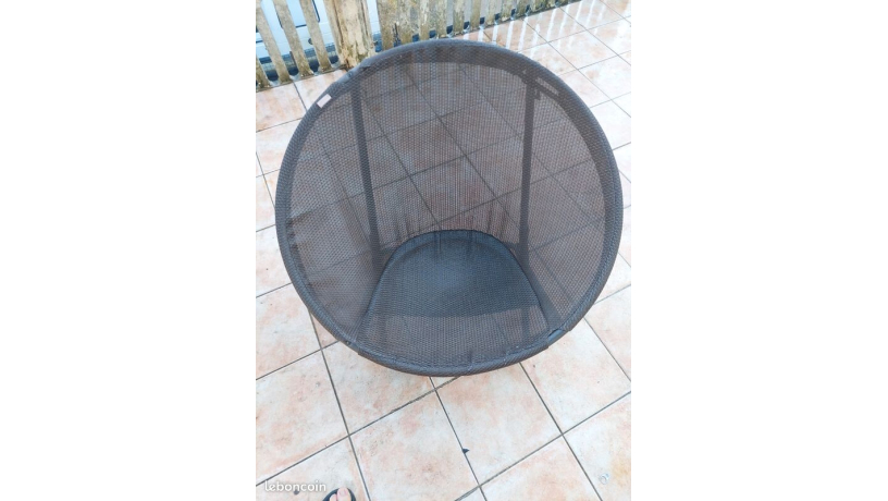 Fauteuils de jardin - Saint-Florent-sur-Auzonnet, France