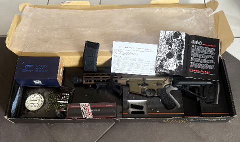 AEG VFC AVALON M4 Saber CQB, + Équipements