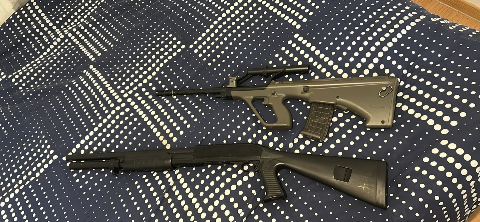 aug a3 avec optique , fusil à pompe