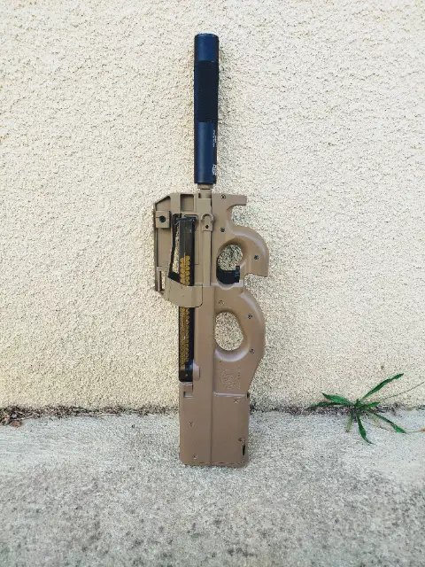 P90 FN Herstal - AEG