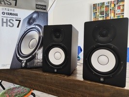 Paire Enceintes Monitoring Yamaha HS7 - 240 €