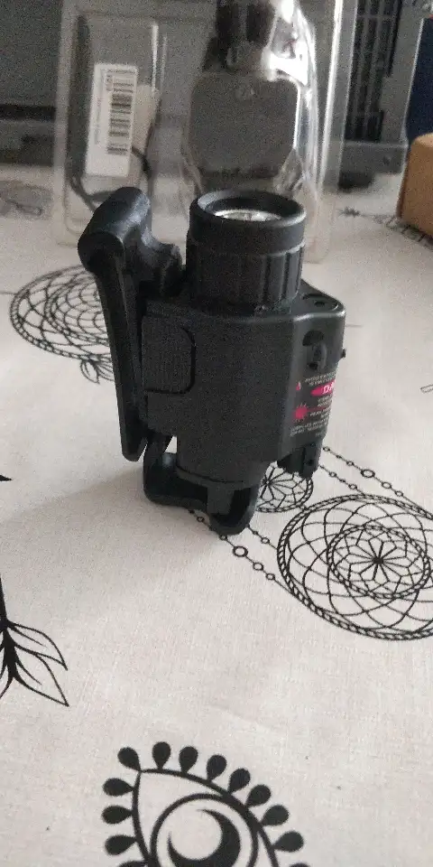 Lampe avec Laser rouge