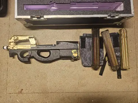P90 avec boîte