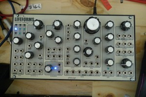 Pittsburgh Modular Lifeforms SV-1 Synthé semi modulaire Eurorack - 399 €