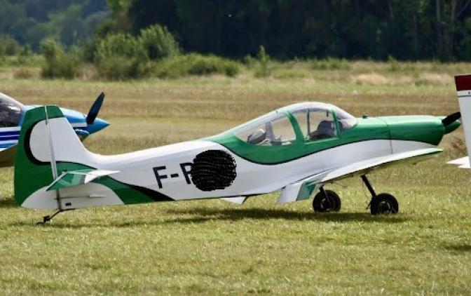 AVION PIEL CP 305