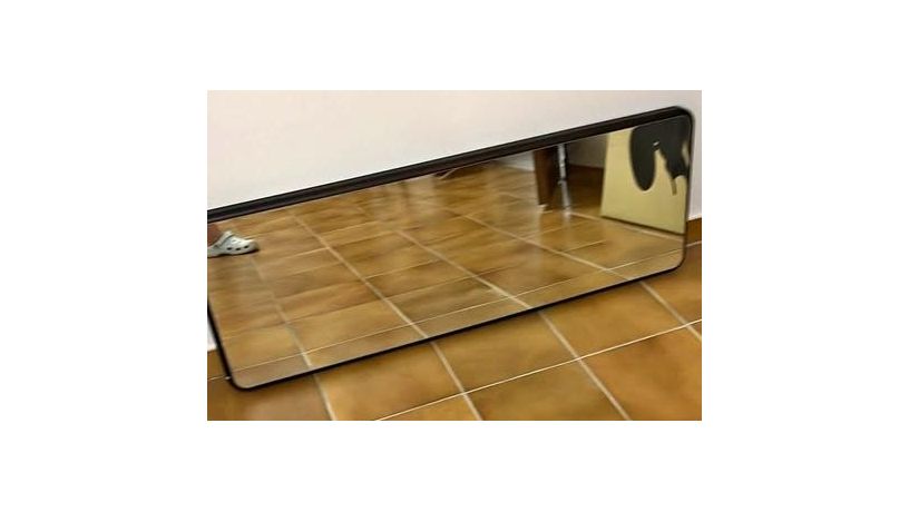 Miroir tour en bois - Lédenon, France