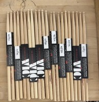 11 paires Vic Firth 5B American Classic Barrel Tip Neuves - 115 €