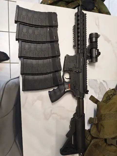 M4 et 5 chargeurs