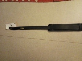 Vends sangle pour guitare ou basse, en cuir, de marque Moteurs, peu servi. - 25 €