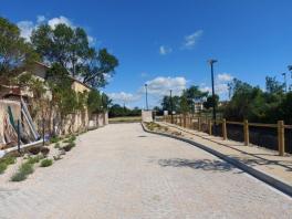 TERRAIN A BATIR DE  568 M² PISCINABLE ET LIBRE CONSTRUCTEUR A ORANGE