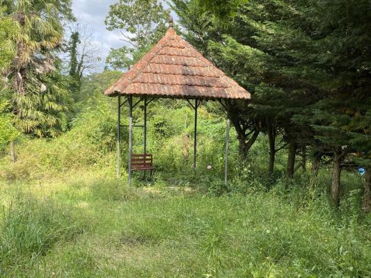 Propriété avec gîtes terrain 5.45  hectares, dépendances et