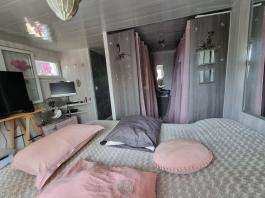 Mobil-home-chalet sur terrain de loisir au Castellet