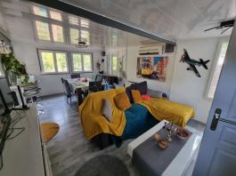 Mobil-home-chalet sur terrain de loisir au Castellet