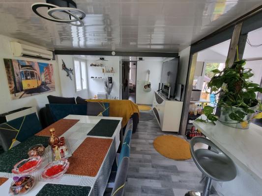 Mobil-home-chalet sur terrain de loisir au Castellet