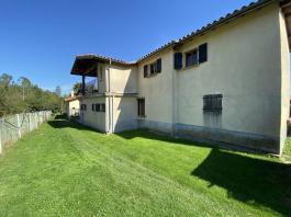 Maison  Type T 8 avec Dépendances, terrain 1641 m2