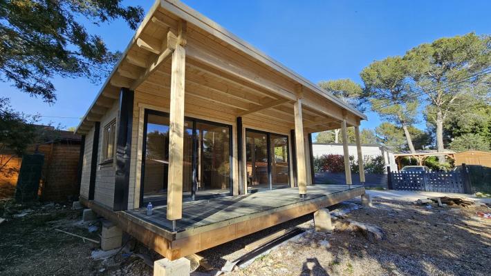 Chalet de 40 m² sur terrain de loisir au Castellet de 236 m²