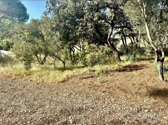 Villeneuve les Avignon, exceptionnel terrain 1140m2