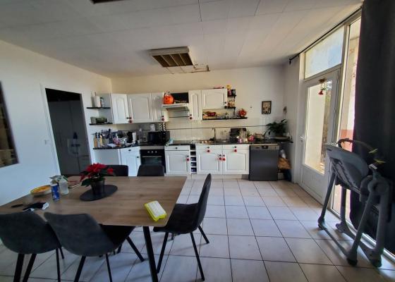 MAISON COMPRENNENT DEUX APPARTEMENTS  DE 117M² ET 90 M²