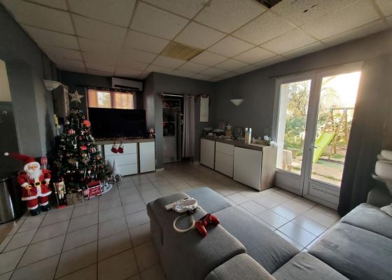 MAISON COMPRENNENT DEUX APPARTEMENTS  DE 117M² ET 90 M²