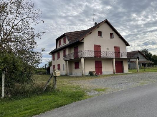 Grande maison de famille spacieuse sur 10 pièces de 282 m²