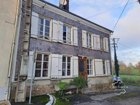 ARDENNES ROCQUIGNY BELLE MAISON DE VILLAGE AVEC UNE MAGNIFIQ