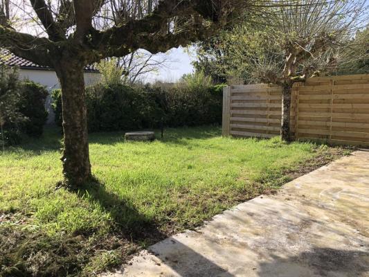 PETITE MAISON DE CAMPAGNE ET SON JARDIN