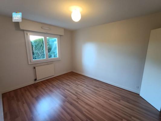 A MACON APPARTEMENT T4 DE 92 M² EN REZ DE JARDIN