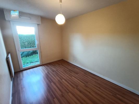 A MACON APPARTEMENT T4 DE 92 M² EN REZ DE JARDIN