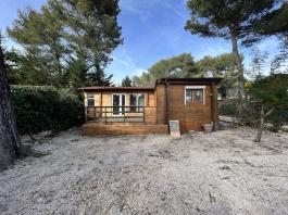 Mobil-home et chalet sur terrain de loisir au Castellet