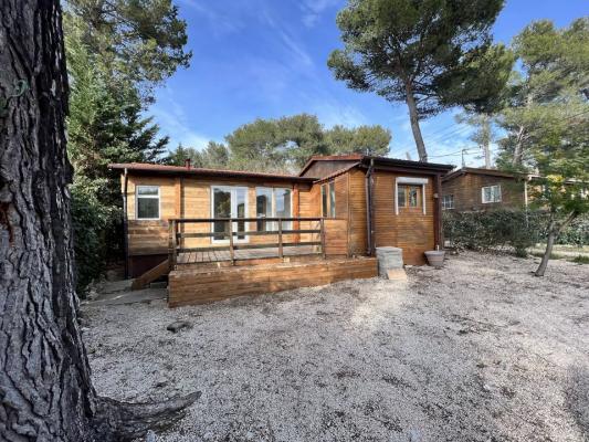 Mobil-home et chalet sur terrain de loisir au Castellet