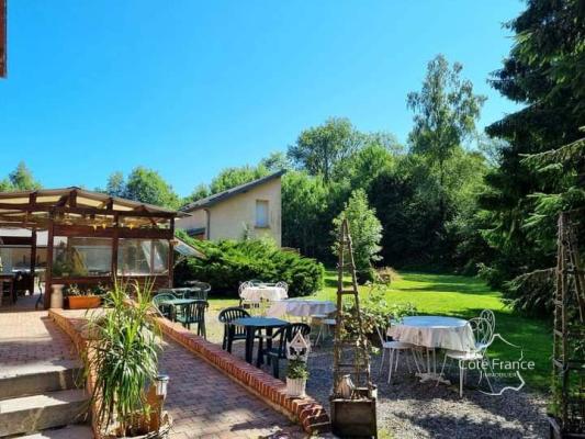 Propriété au coeur de la forêt - Auberge