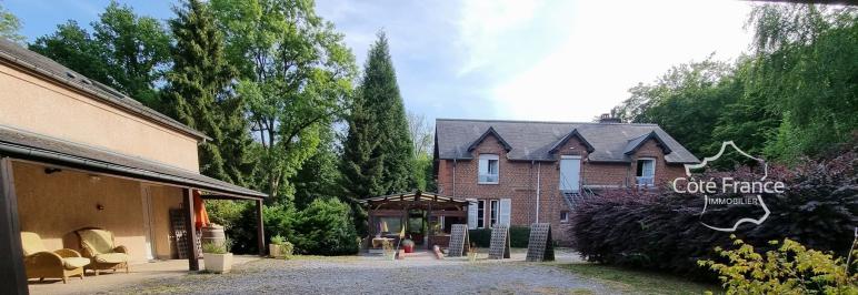 Propriété au coeur de la forêt - Auberge