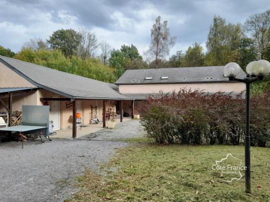 Propriété au coeur de la forêt - Auberge