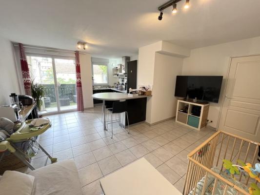 APPARTEMENT T3 / TERRASSE / BOX EN SOUS SOL / 13013