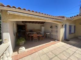 Istres : Maison plain-pied de type 4 avec garage et piscine sur