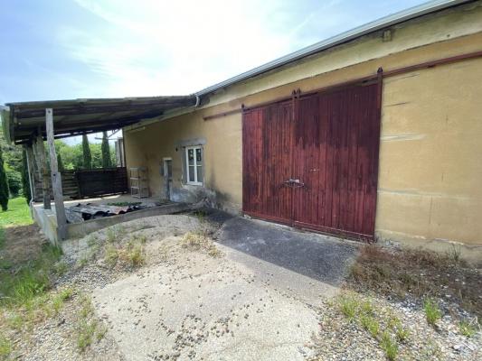 MAISON DE 197 M2 AVEC CHAI ET DÉPENDANCES