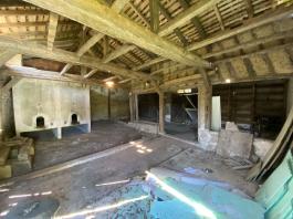 ANCIENNE FERME  AVEC DÉPENDANCES 2.63 HECTARES