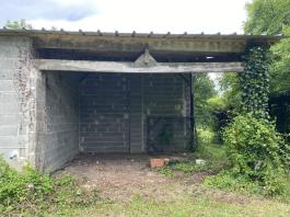 ANCIENNE FERME  AVEC DÉPENDANCES 2.63 HECTARES