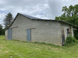 ANCIENNE FERME  AVEC DÉPENDANCES 2.63 HECTARES