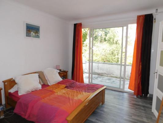 Villa type T5 avec 4 appartements proche des thermes