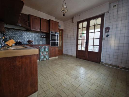 MAISON SOUS-SOL TOTAL ETAMPES 169m2 5 chambres