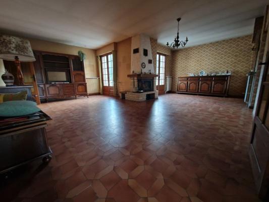 MAISON SOUS-SOL TOTAL ETAMPES 169m2 5 chambres